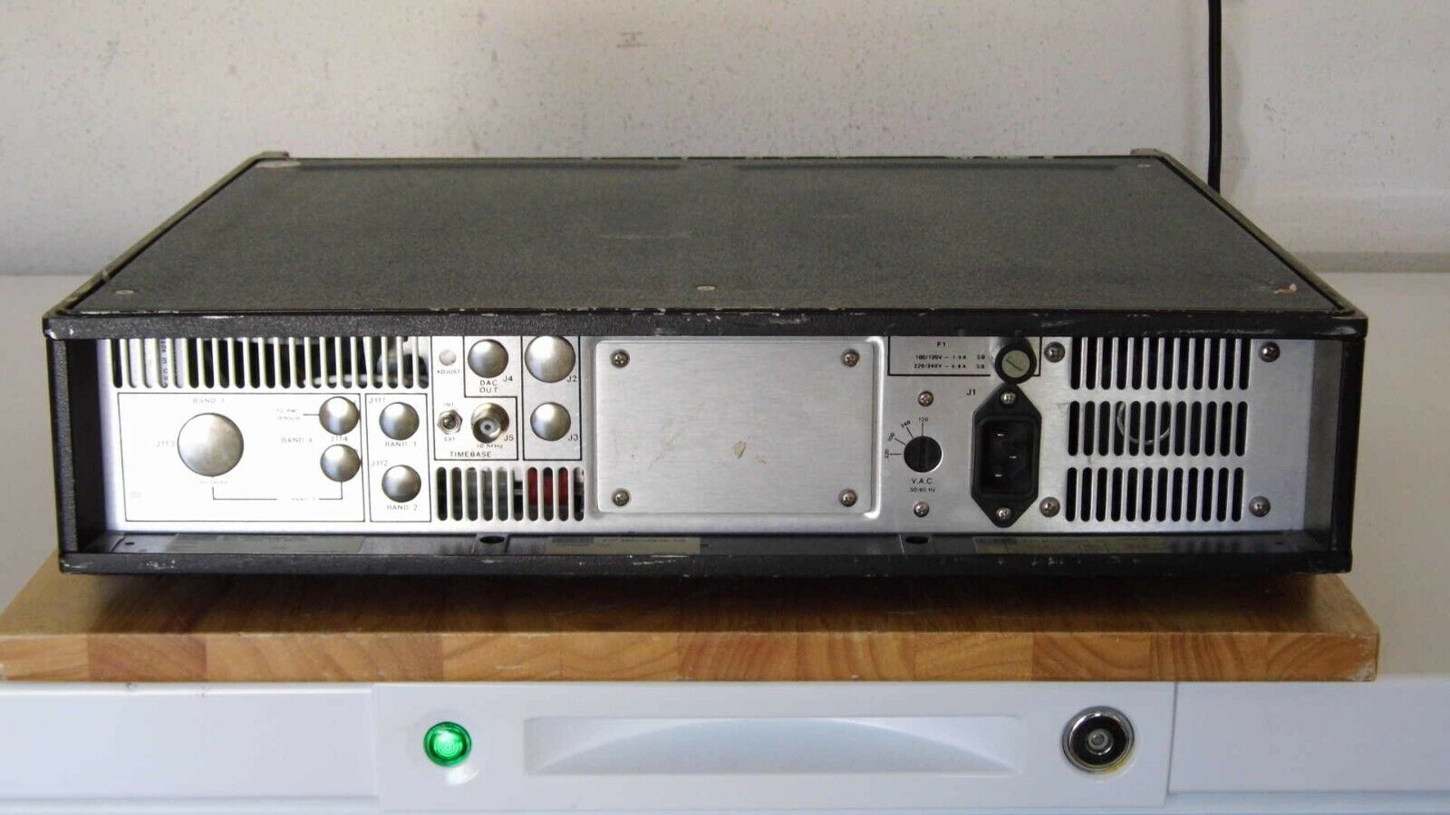 EIP 548B microwave frequency counter 10hz-26.5Ghz w/opt 06 EIP 548B microwave frequency counter 10hz-26.5Ghz w/opt 06